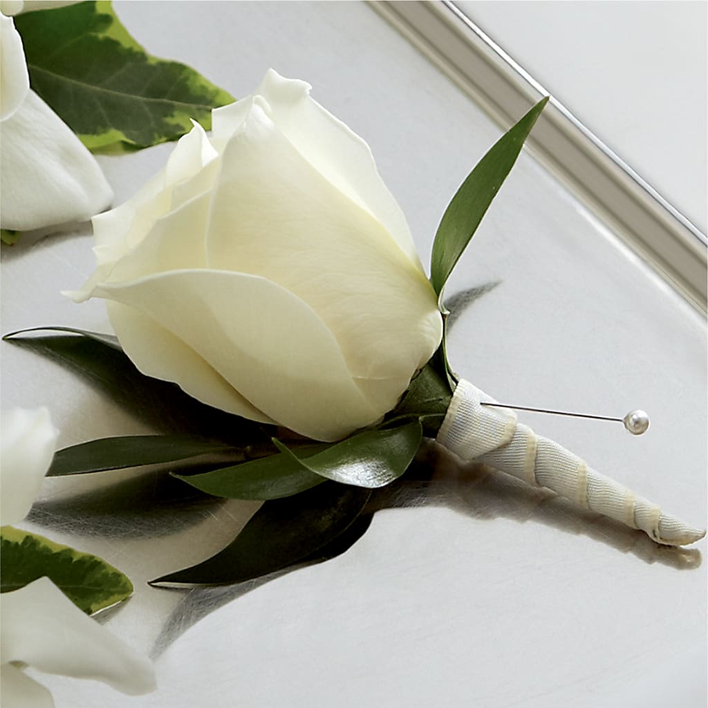 White Rose Boutonniere – EASTON'S FLOWERS, Mount Vernon IL