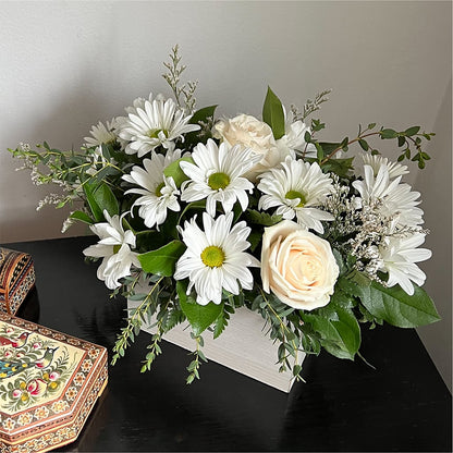Fresh Linen Box Bouquet – EASTON'S FLOWERS, Mount Vernon IL