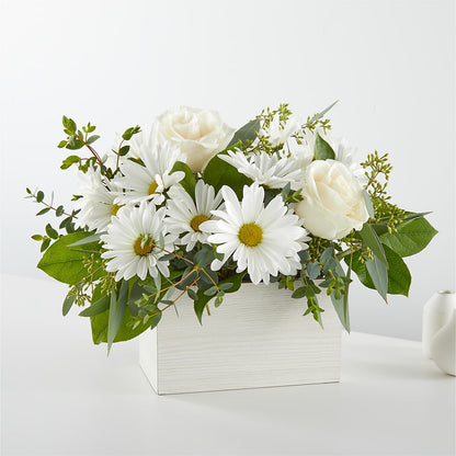 Fresh Linen Box Bouquet – EASTON'S FLOWERS, Mount Vernon IL