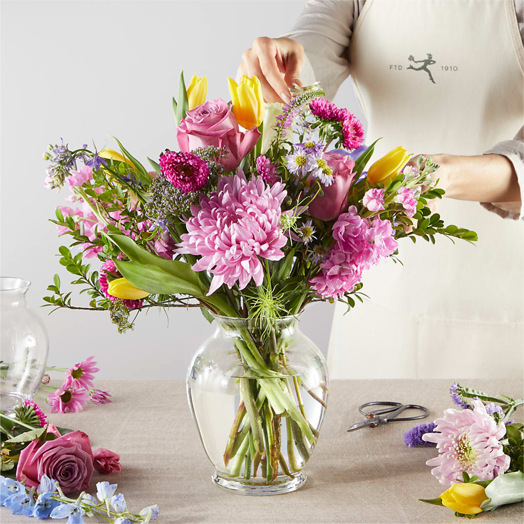 Pastel Tradition - A Florist Original – EASTON'S FLOWERS, Mount Vernon IL