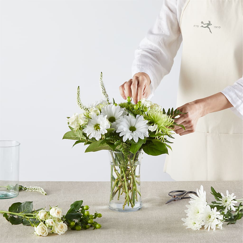 Irish Garden - A Florist Original – EASTON'S FLOWERS, Mount Vernon IL