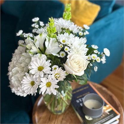 Classic Ivory – A Florist Original – EASTON'S FLOWERS, Mount Vernon IL