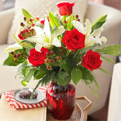 Evergreen Delight Bouquet – EASTON'S FLOWERS, Mount Vernon IL