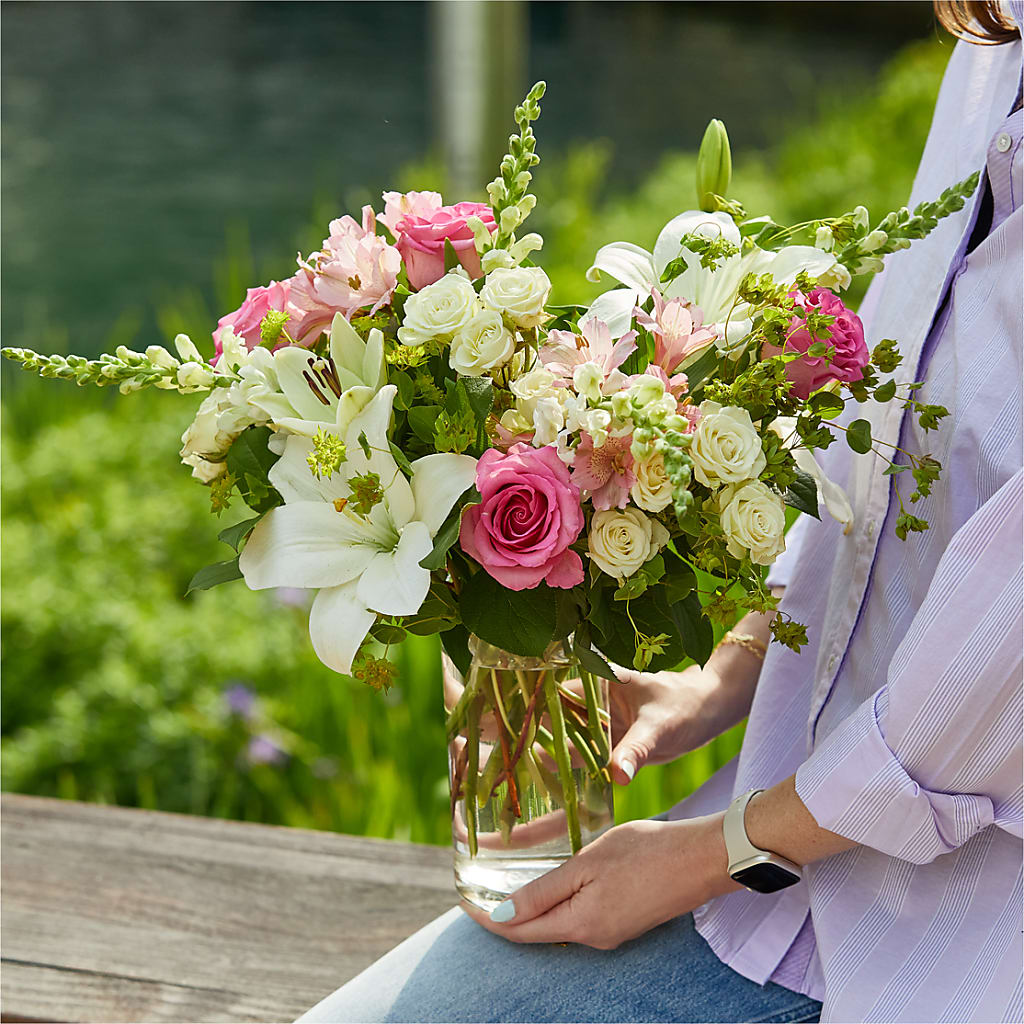 Fondly Bouquet – EASTON'S FLOWERS, Mount Vernon IL