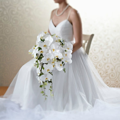 Classic White Bouquet – EASTON'S FLOWERS, Mount Vernon IL