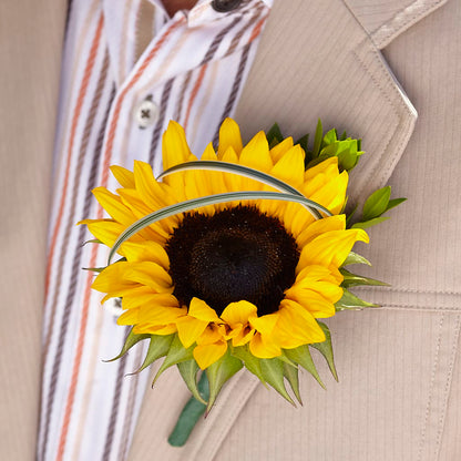Free Spirit Boutonniere – EASTON'S FLOWERS, Mount Vernon IL