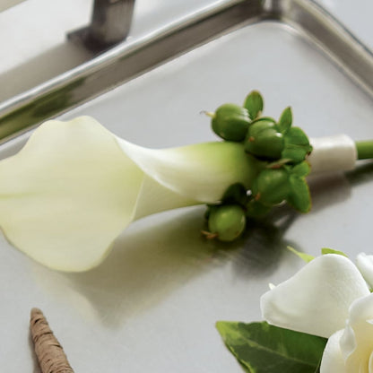 White Calla Boutonniere – EASTON'S FLOWERS, Mount Vernon IL